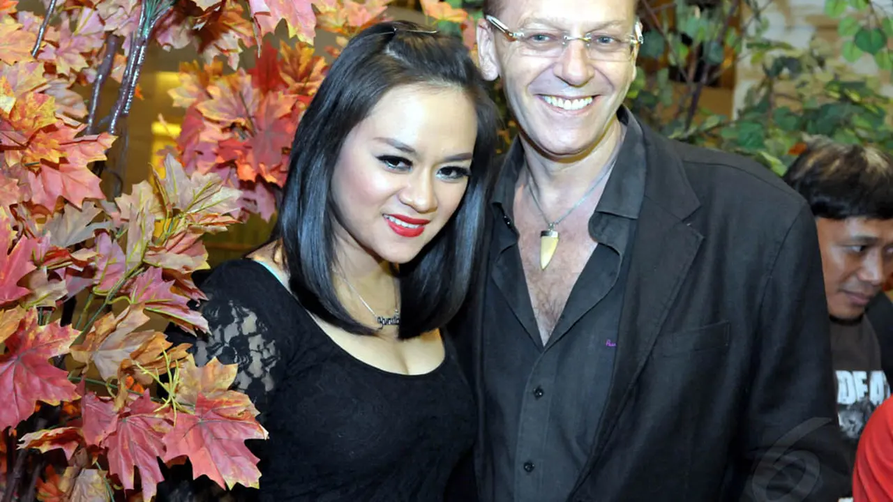 Dicerai Daus Mini, Yunita Digaet Bule