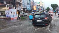 Hujan yang terjadi di Kota Manado pada, Selasa (1/10/2024), menyebabkan banjir di sejumlah kawasan di ibukota Provinsi Sulut itu.