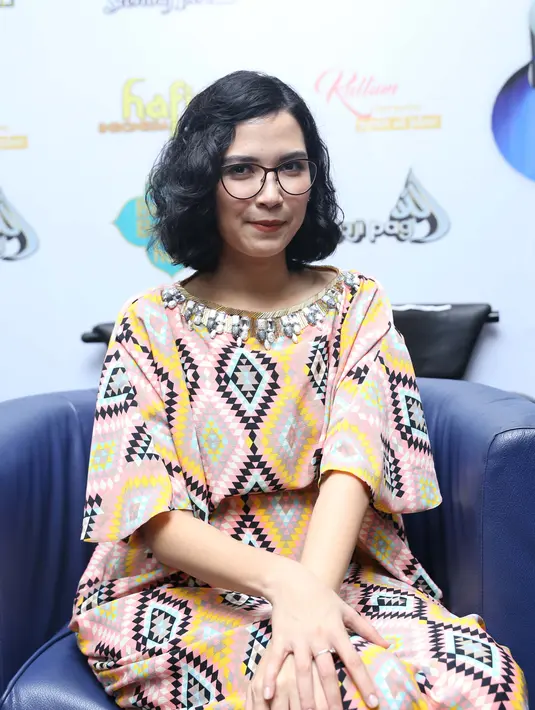 Memerankan Misca dalam sinetron Cinta Fitri  yang melambungkan namanya, membuat Dinda mendapatkan perlakuan seperti dicubit, dicakar bahkan dijambak oleh masyarakat yang gemas dengan perannya. (Andy Masela/Bintang.com)