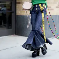 Ikat pinggang panjang. (fashionista.com)