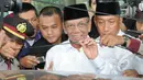 Kedatangan Hasyim Muzadi untuk membahas kisruh antara Polri dan KPK di Gedung KPK, , Jakarta, Senin (26/1/2015). (Liputan6.com/Herman Zakharia)