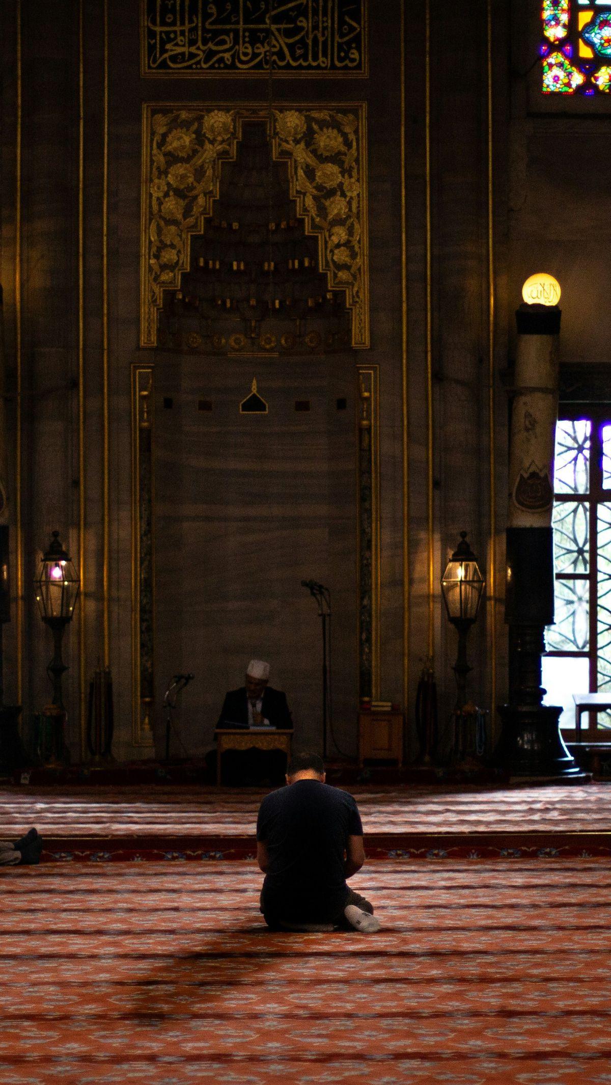 Adab Masuk Masjid