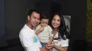 Raffi Ahmad bersama Istri dan anaknya (Nurwahyunan/Bintang.com)