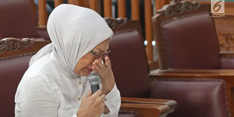 Tangis Ratna Sarumpaet Saat Bacakan Pledoi