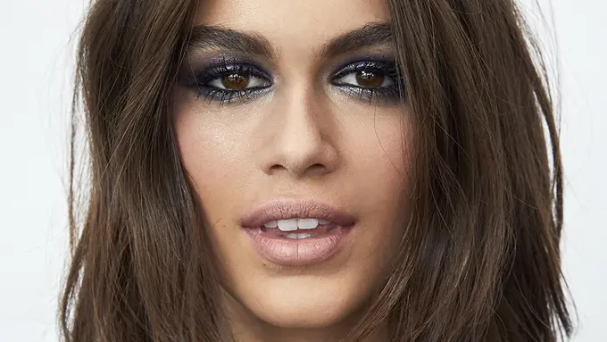 Kaia Gerber untuk YSL Beaute
