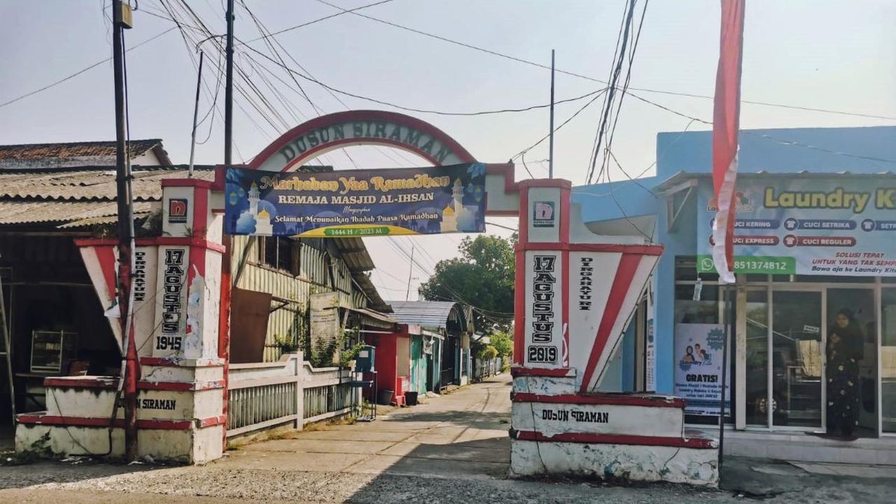 Nama Panji Gumilang sendiri sebenarnya bukan nama sejak lahir. Nama tersebut disematkan setelah Panji setelah menikah dengan perempuan idamannya asal Banten, Jawa Barat.