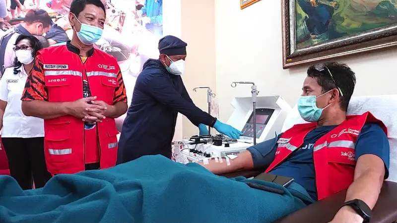 Sandiaga Uno Donorkan Plasma Konvalesen Usai Pulih dari Covid-19