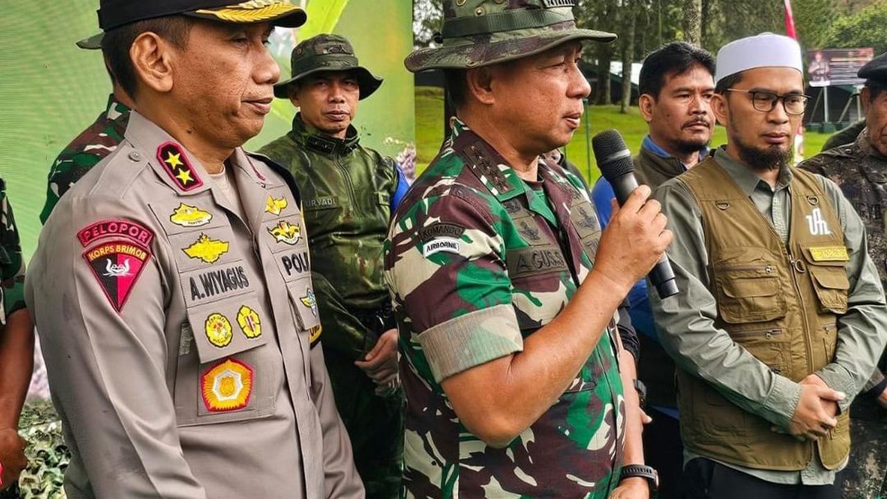 Sosok Pria Berjenggot Jadi Sorotan
