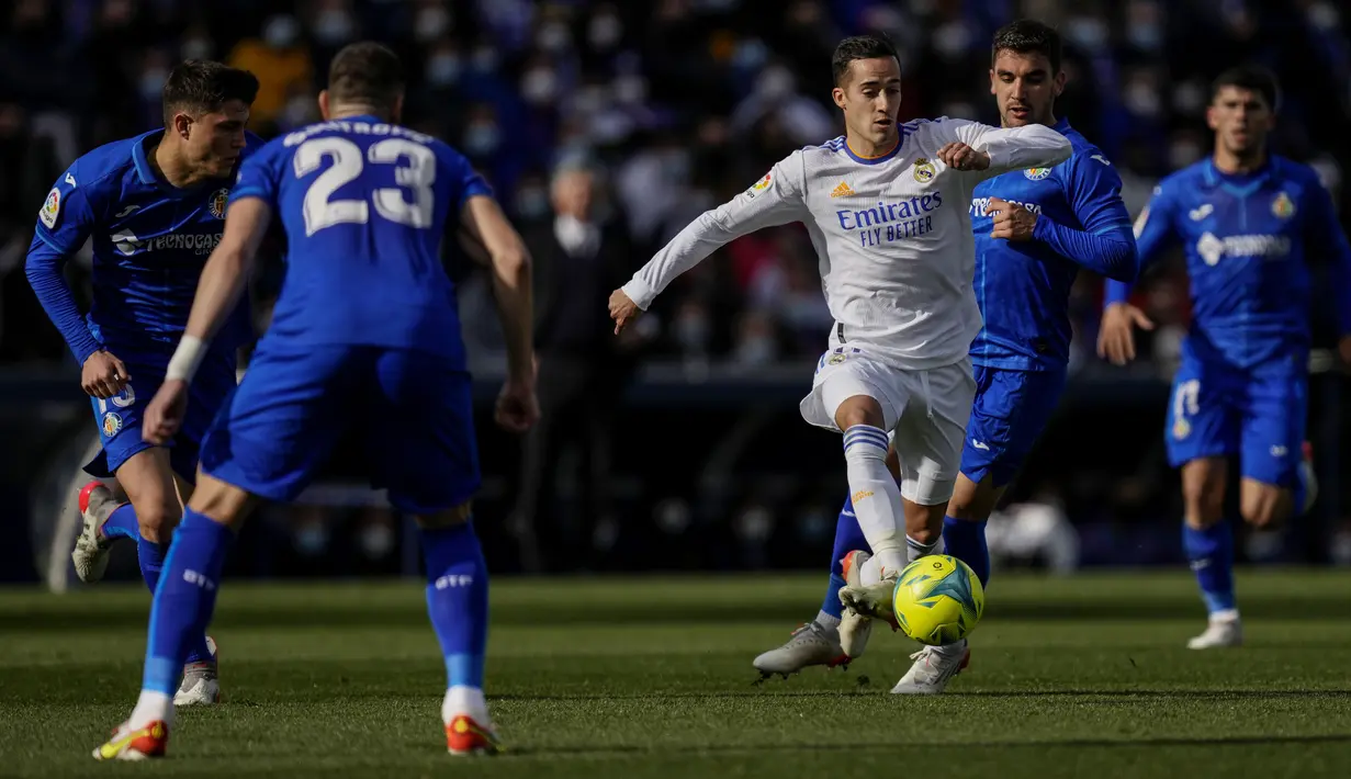 Getafe berhasil mengakhiri rekor 15 pertandingan tak terkalahkan Real Madrid di semua kompetisi. (AP/Bernat Armangue)