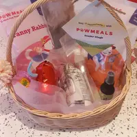 Dinner bareng anabul kesayangan bisa jadi ide momen romantis