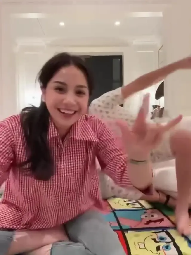 Bak Kakak Adik, Momen Nagita Slavina dan Rafathar Ikuti Tren Joget Velocity Ini Jadi Sorotan