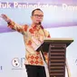 Menteri Ketenagakerjaan (Menaker) M Hanif Dhakiri mengajak para pemangku kepentingan mengubah basis pembangunan dari SDA ke SDM.