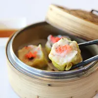 Ilustrasi dimsum ayam jamur./Copyright shutterstock.com/g/piyato
