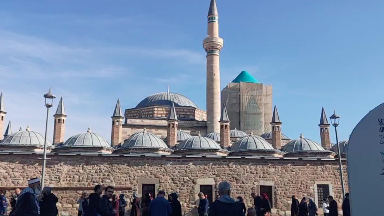 Museum Mevlana di Kota Konya Turki, menyimpan banyak peninggalan Filsuf Besar Islam Jalaludin Rumi.