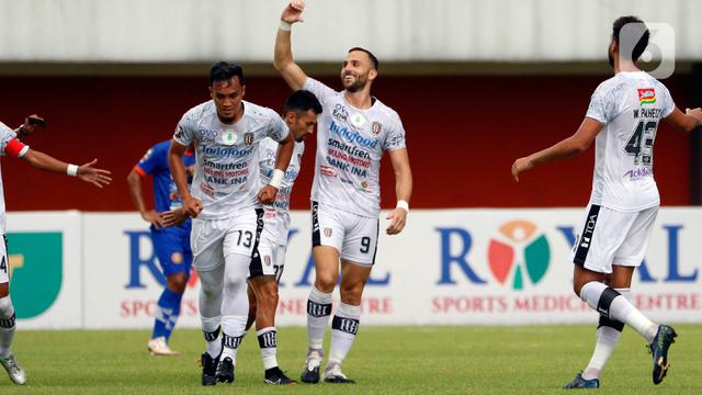 Bali United melawan Persiraja Banda Aceh