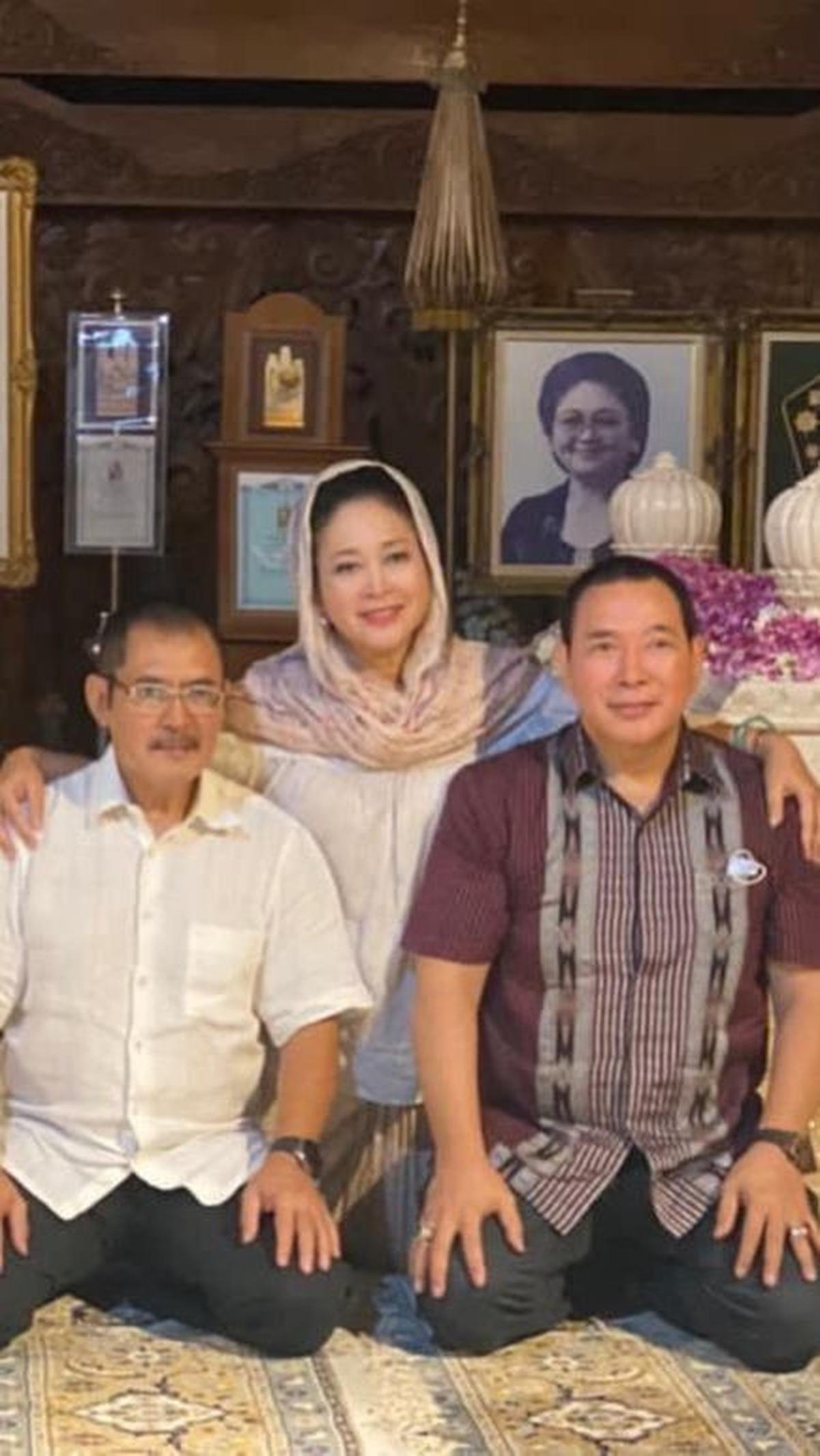 Titiek Bersama Bambang dan Tommy