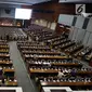 Suasana Rapat Paripurna ke-6 DPR masa persidangan I tahun sidang 2019-2020 di Kompleks Parlemen, Senayan, Jakarta, Selasa (3/9/2019). DPR dijadwalkan mengesahkan dua Rancangan Undang-Undang (RUU) yaitu RUU Sumber Daya Air (SDA) dan RUU Pekerja Sosial. (Liputan6.com/JohanTallo)