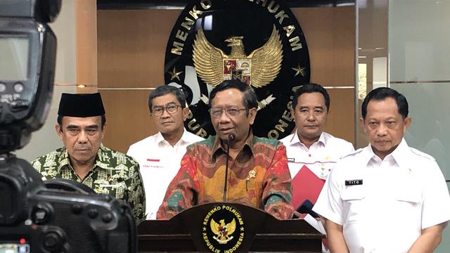 Menko Polhukam Mahfud Md di kantornya, Jakarta, Rabu (27/11/2019).