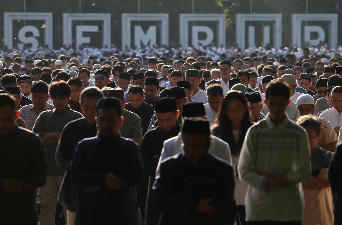 FOTO: Ribuan Jemaah Muhammadiyah Salat Idul Fitri di Bogor