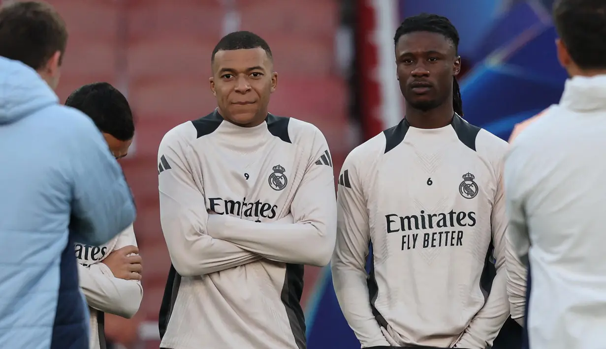 Rapuhnya lini belakang Real Madrid berdampak pada performa dan hasil pertandingan tim di liga domestik. (Adrian DENNIS/AFP)