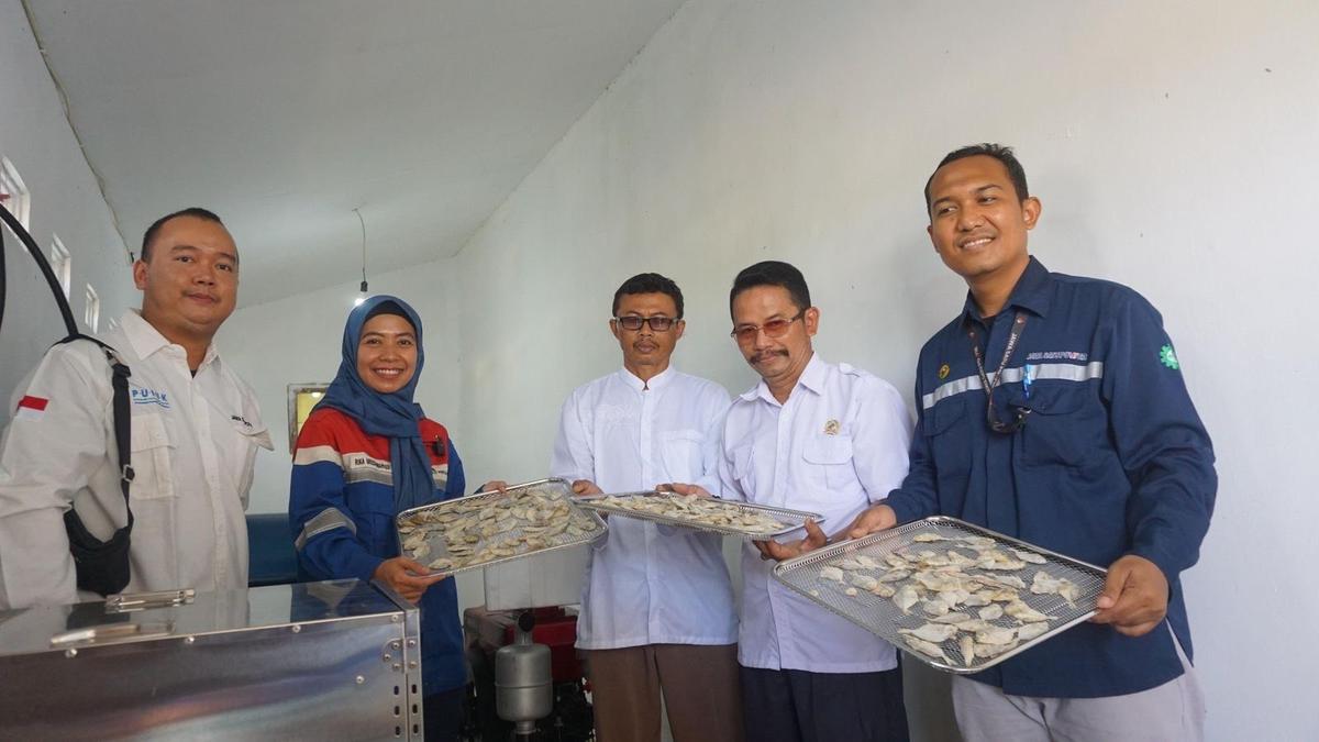Desa Energi Berdikari Pertamina, Ubah Limbah Ikan Jadi Cuan