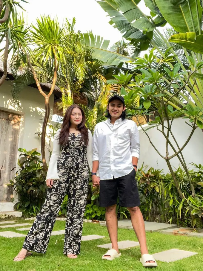 6 Gaya Nathalie Holscher LIburan Bareng Pacar Baru di Bali, Kasual hingga Sporty
