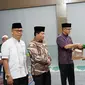 Kepala Kanwil Kemenkumham Sulut Ronald Lumbuun saat menyerahkan RK di Lapas Tondano pada Rabu (10/4/2024)