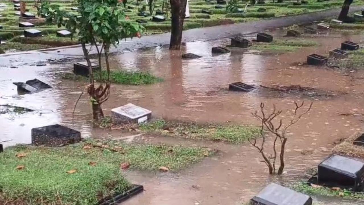 Banjir Jakarta Rendam Lima RT dan Tiga Ruas Jalan, Warga Diminta Waspada
