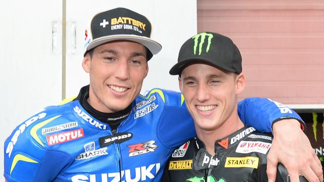 Aleix Espargaro (kiri) & Pol Espargaro_EPA