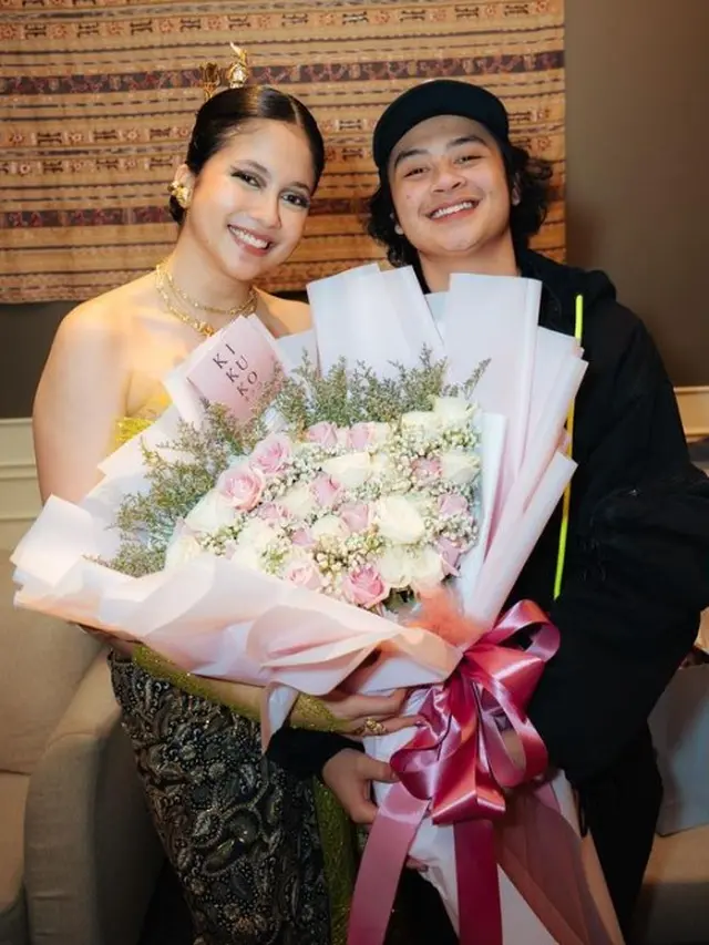 Bastian Steel melamar Sitha Marino (Instagram/sithamrino)