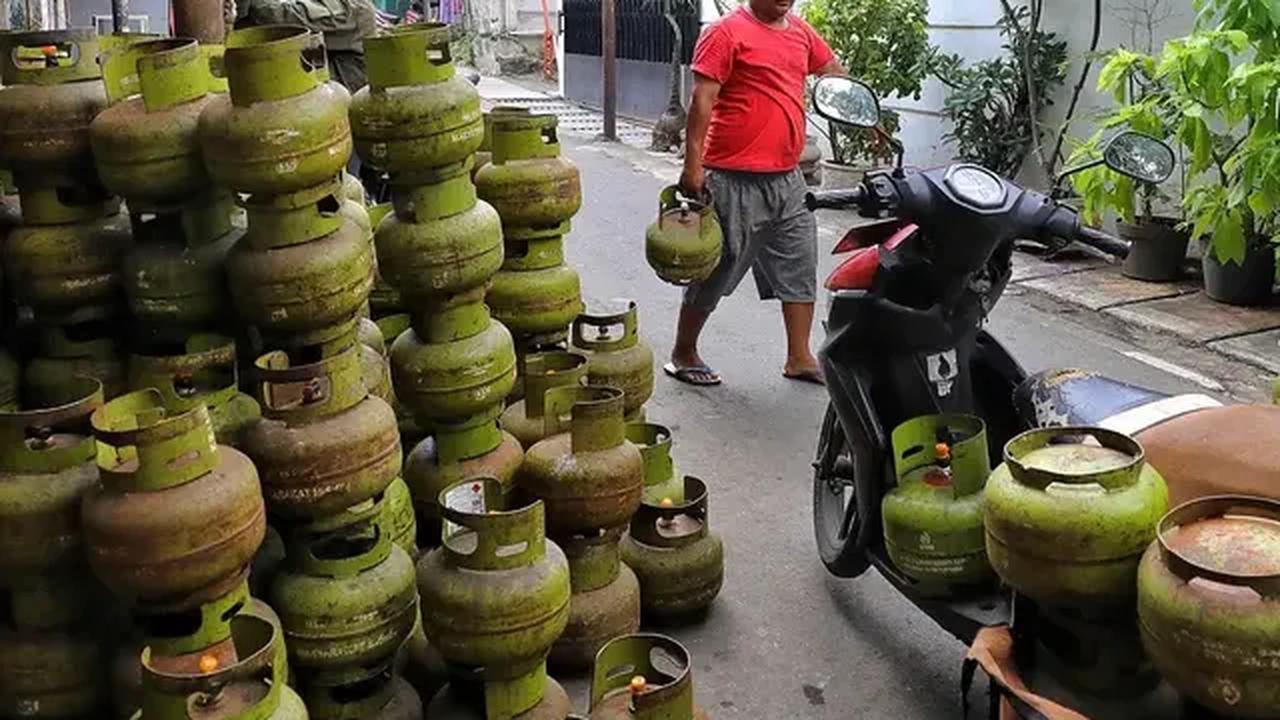 Sidak menyasar sejumlah konsumen, seperti kafe, restoran, hotel, peternakan, hingga tempat-tempat usaha jasa laundry atau pencucian baju.