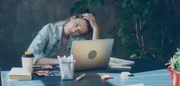 Waspada! Karena duduk terlalu lama 5 penyakit ini bisa mengintaimu. [Dok/unsplash.com/vitalygariev]