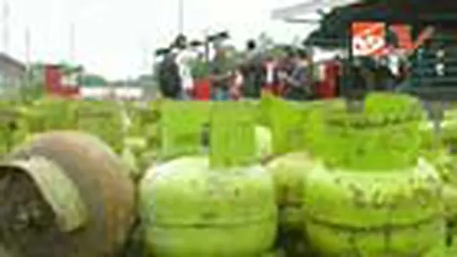Ribuan tabung gas tak layak pakai ditemukan menumpuk di stasiun pengisian dan pengangkutan bulk elpiji atau SPPBE di Kudus, Jateng. 