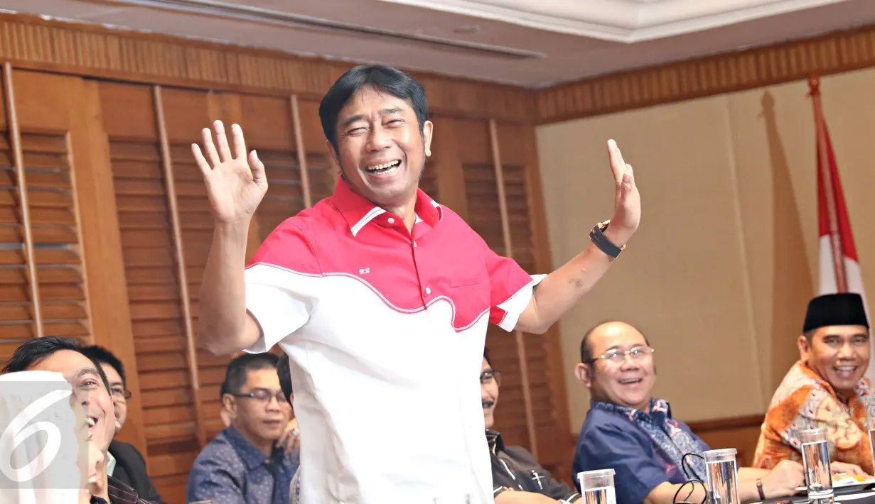 Bakal Calon (Balon) Gubernur DKI Jakarta 2017 Abraham Lunggana hadir dalam acara pertemuan di Jakarta, Jumat (12/2). Acara tersebut dalam rangka menjaga tali silaturahim antar calon gubernur DKI Jakarta. (Liputan6.com/Immanuel Antonius)
