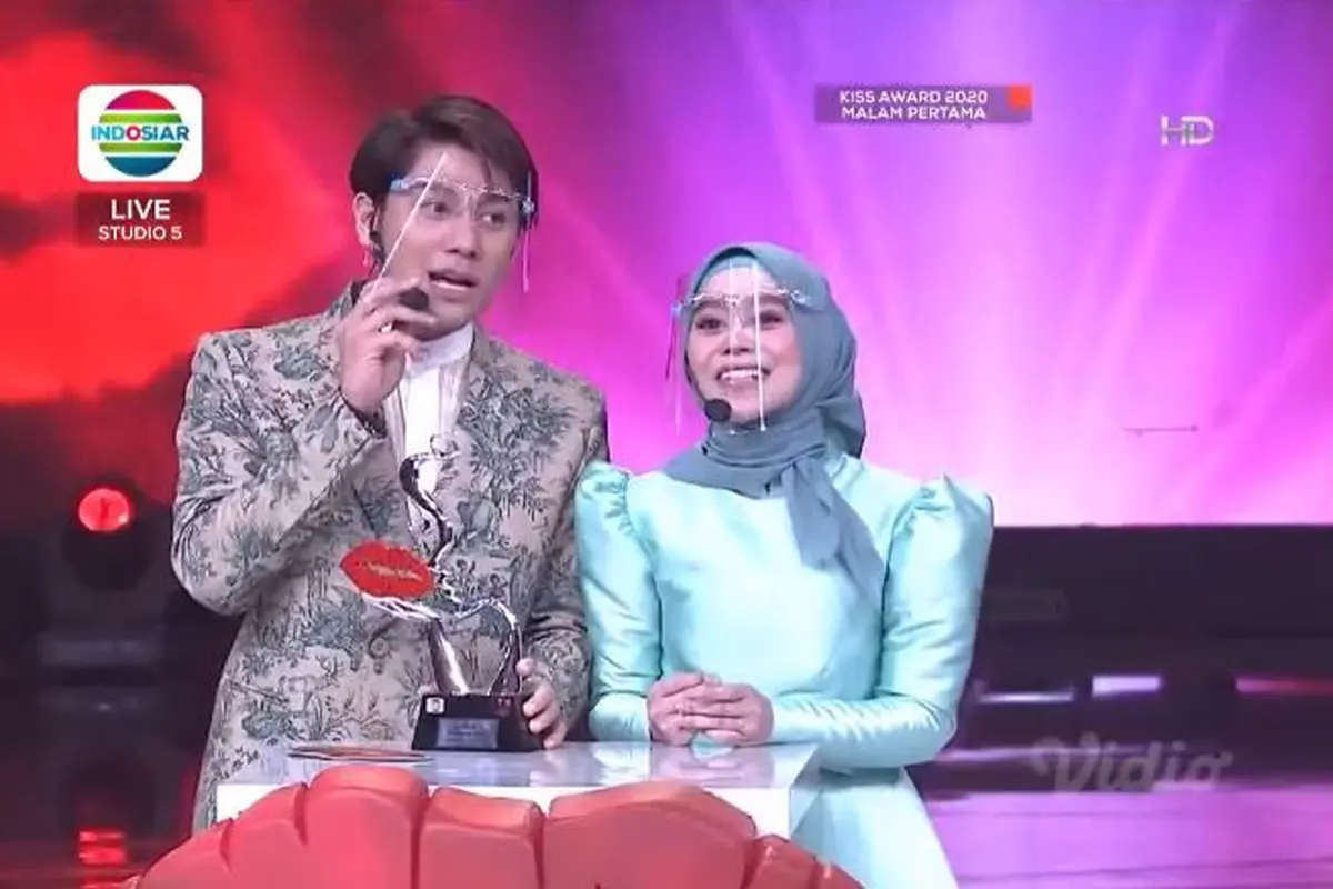 Rizky Billar - Lesti Kejora (Foto: YouTube)