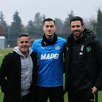 Suasana Timnas Indonesia Menyala di Markas Sassuolo, John Herdman Sambangi Jay Idzes saat Latihan
