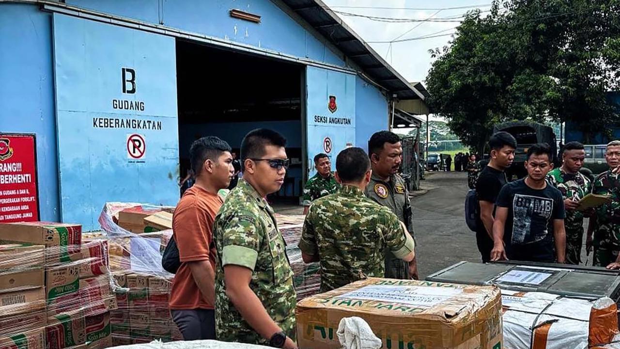 FOTO: TNI AD Kerahkan 21 Ribu Personel Bantu Penanganan Bencana di Sumatera