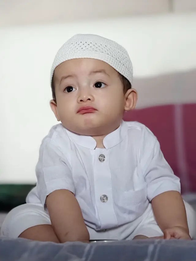 Genap Berusia 1 Tahun, Ini 6 Potret Gemas Baby Kenzie Keponakan Rizky Nazar