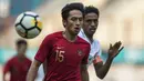 Striker Timnas Indonesia, Hanis Saghara, mengejar bola saat melawan Arab Saudi pada laga persahabatan di Stadion Wibawa Mukti, Jawa Barat, Rabu (10/10/2018). Indonesia kalah 1-2 dari Arab Saudi. (Bola.com/Vitalis Yogi Trisna)