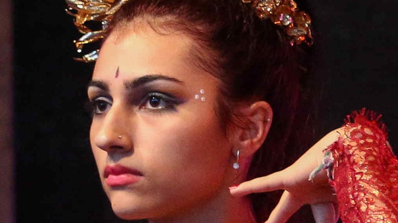 Penampilan Borz Andreea Alexandra (17) salah satu murid Ni Made Pradnyani Dewi saat tampil di Asia Fest 2023 di Bucharest, Rumania.