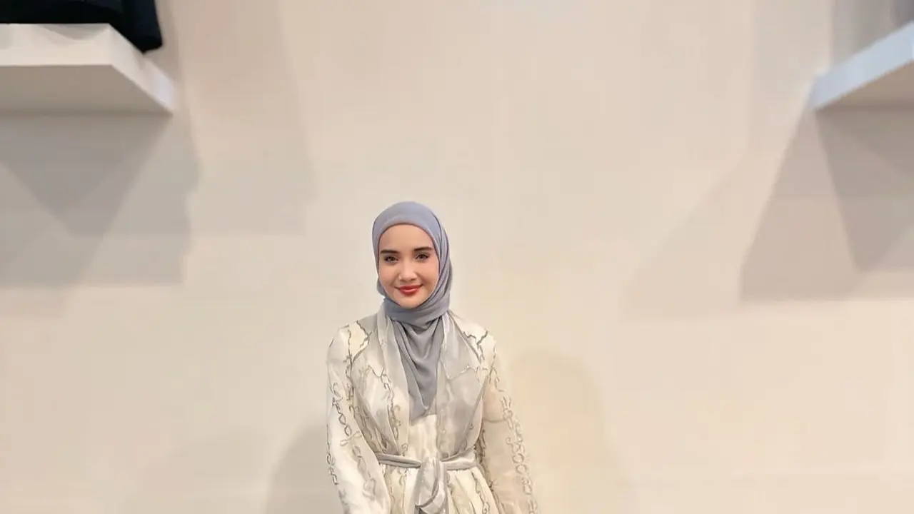 Padu Padan Clean Outfit ala Zaskia Sungkar (Instagram/@zaskiasungkar15)