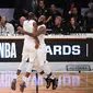 LeBron James melakukan selebrasi dengan Kevin Durant di NBA All-Star 2018 (AFP)