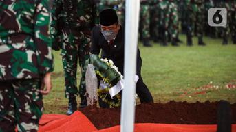 FOTO: Prosesi Pemakaman Menpan RB Tjahjo Kumolo di TMP Kalibata