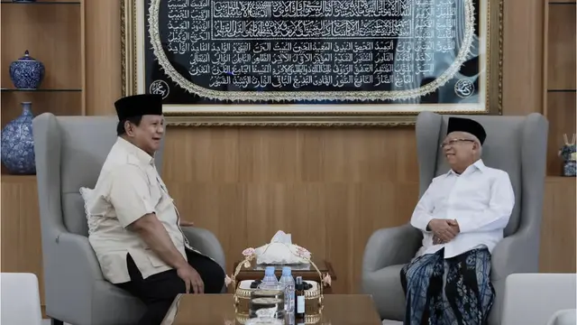 Presiden Prabowo menyambangi kediaman Wakil Presiden Republik Indonesia ke-13, K.H. Ma’ruf Amin di Depok, Jawa Barat.