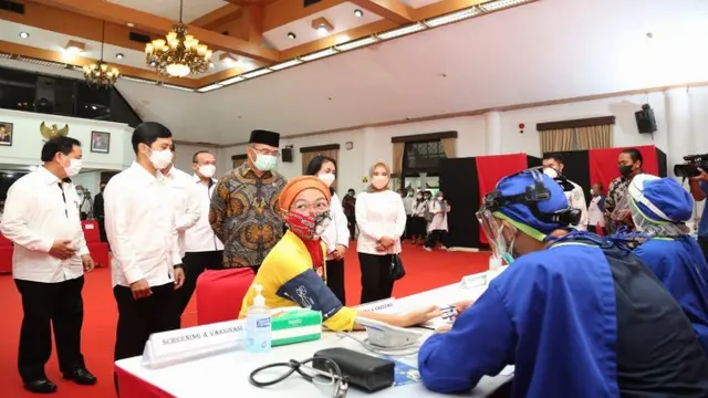 Menko PMK Muhadjir Effendy dan Wakil Menteri Kesehatan Dante Saksono Harbuwono