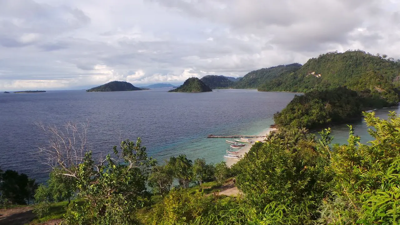Pemandangan Raja Ampat Hadir Juga di Pulau Pemutusan Padang
