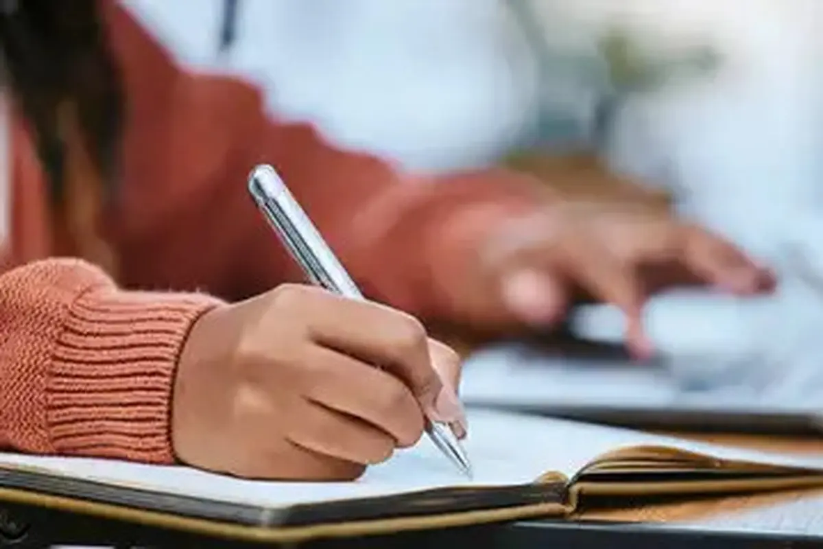 Contoh Catatan Wali Kelas di Raport SMA