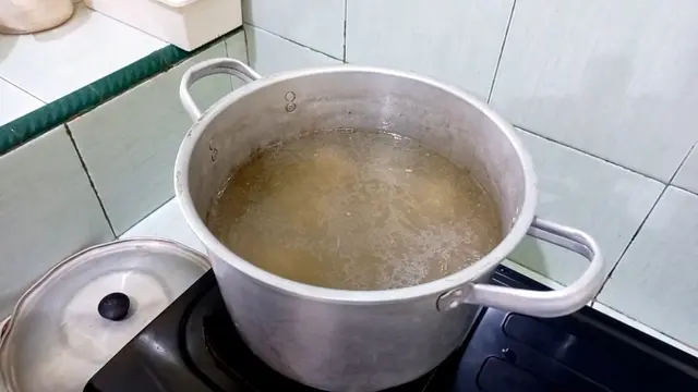 Bukan Dipresto, Ini Cara Rebus Kikil Supaya Empuk dan Tidak Amis dalam 30 Menit