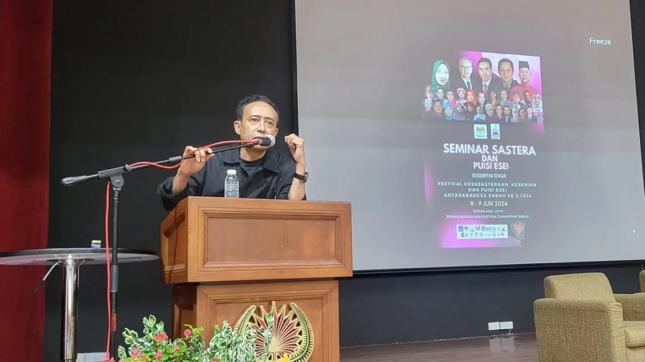 Penyair kawakan, Agus R. Sarjono saat menghadiri Festival Puisi Esai ASEAN ke-3, di Sabah, Malaysia yang diselenggarakan pada 5-9 Juni 2024.