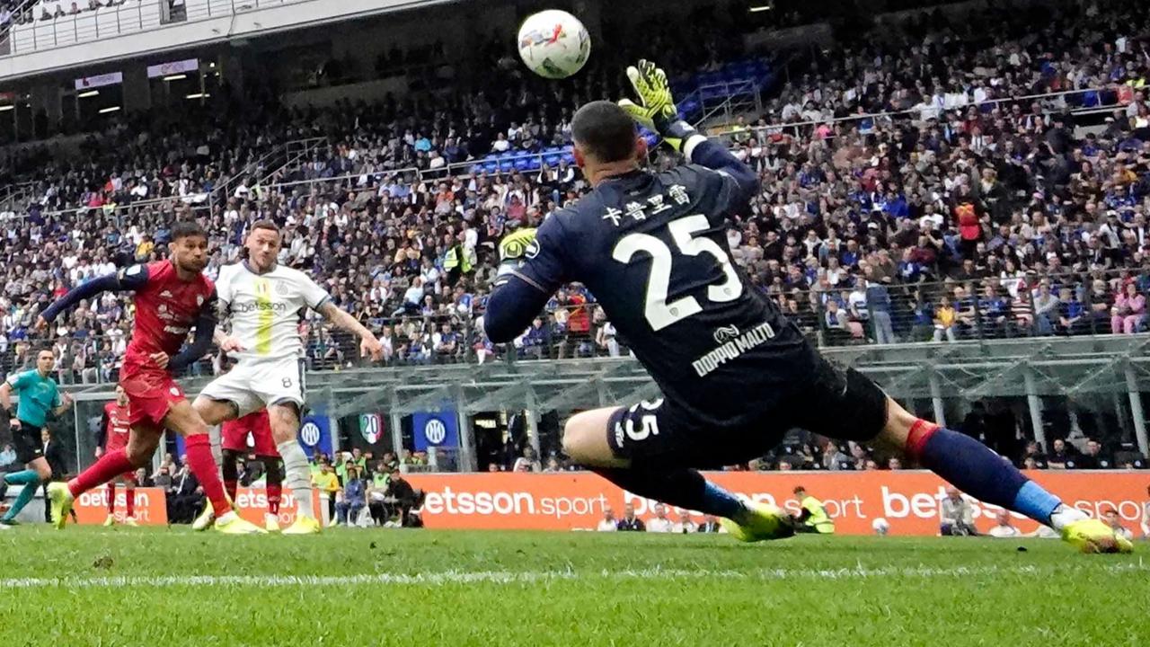 FOTO: Kalahkan Cagliari 3-1, Mantapkan Posisi Inter Milan di Puncak Klasemen Liga Italia